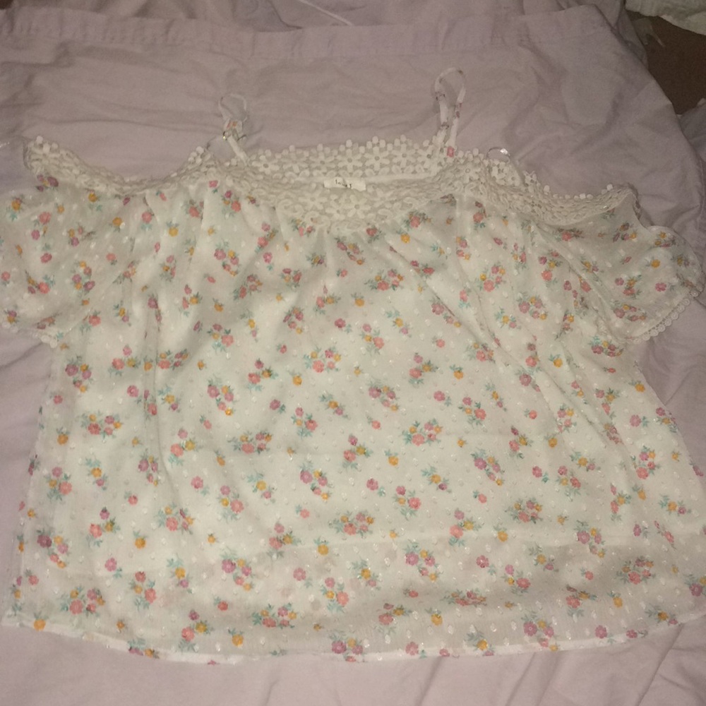 Adorable cold shoulder floral top